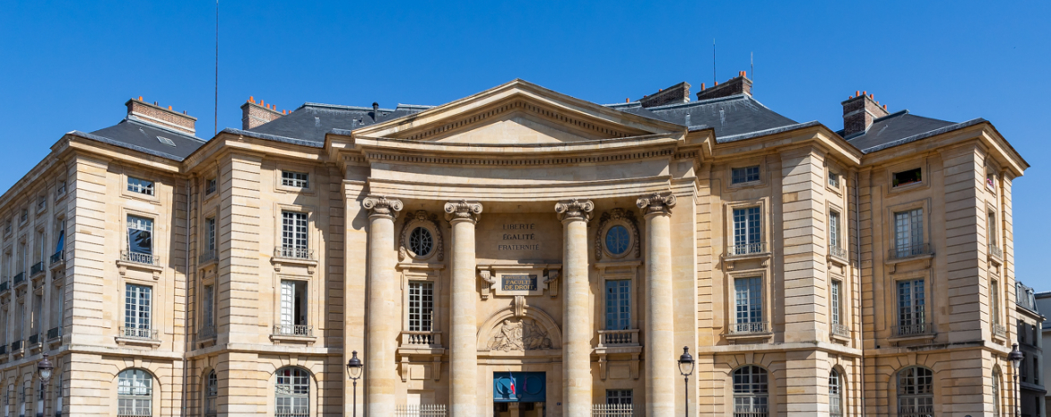 Photo de la facade du centre Panthéon de l'université